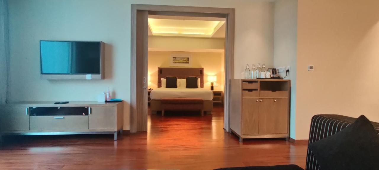 O By Tamara, Trivandrum Thiruvananthapuram Eksteriør billede A suite at the hotel